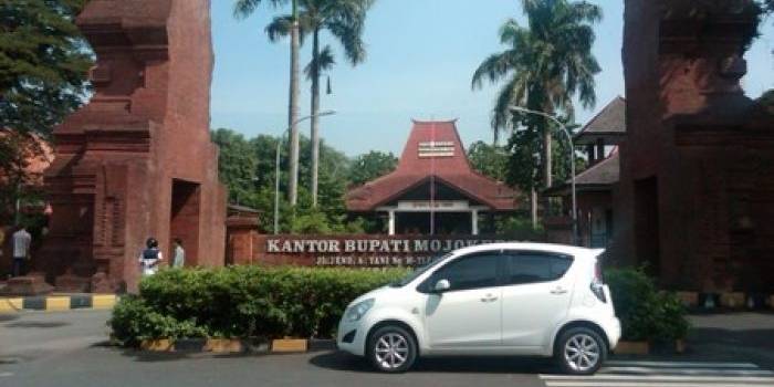 Kantor Pemkab Mojokerto, yang terletak di Jalan A. Yani. Kantor ini digembar-gemborkan akan dipindah. foto: Yudi EP/BangsaOnline.com