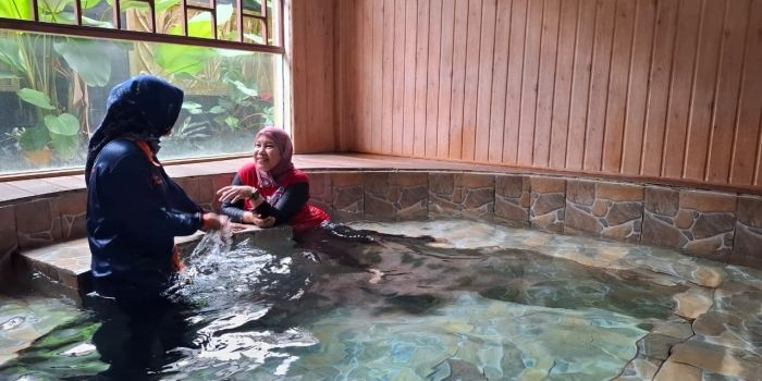 pemandian-air-panas-cangar-hadirkan-fasilitas-vip-sensasi-jacuzzi-di-tengah-alam
