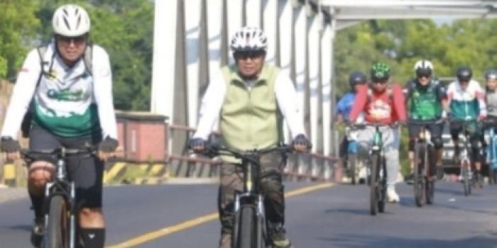 sekdakab-probolinggo-ajak-asn-bike-to-work-dorong-hidup-sehat-dan-kurangi-polusi