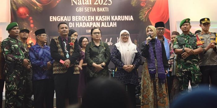 malam-natal-wali-kota-kediri-sambangi-gereja-teguhkan-pesan-toleransi-dan-kebersamaan