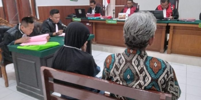 pasutri-terdakwa-tinggal-tanpa-izin-di-rumah-jalan-donokerto-divonis-onslag-oleh-hakim-pn-surabaya