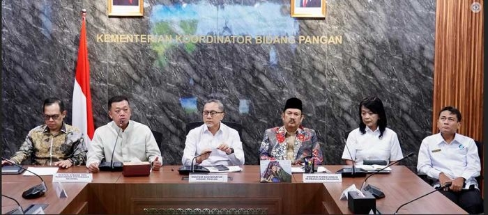Nusron Wahid (dua dari kiri) saat rapat koordinasi Pelaksanaan Perpres Nomor 59 Tahun 2019 tentang Pengendalian Alih Fungsi Lahan Sawah, di Kantor Kementerian Koordinator (Kemenko) Bidang Pangan. (Ist)