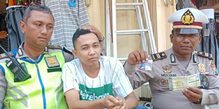 HN saat diamankan Anggota Satlantas Polres Jombang.