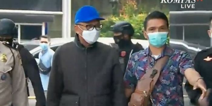 Gubernur Sulsel Nurdin Abdullah saat tiba di Gedung KPK Jakarta, Sabtu (27/2/2021). foto: YouTube/Kompas TV 
