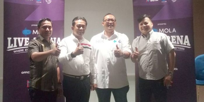 Ayl Farid Wajdl, AKBP Gusti Ngurah Astawa, bersama Christoffer selaku COO MIX.
