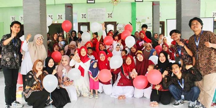 mahasiswa-um-surabaya-gaungkan-pencegahan-stunting-di-desa-banjarkejen-dengan-aplikasi-gen-c