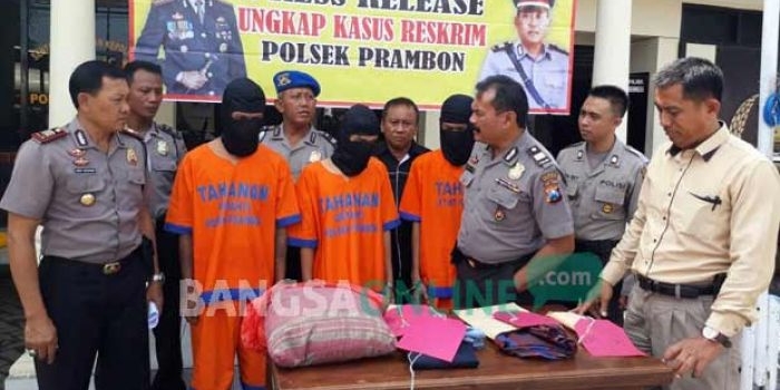 Tiga pemuda pelaku pemerkosaan terhadap korban yang masih di bawah umur.