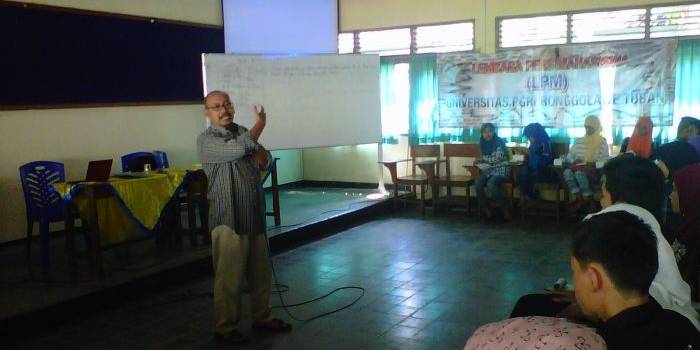 PELATIHAN. Suasana pelatihan jurnalistik Lembaga Pers Mahasiswa Waskita Universitas PGRI Ronggolawe Tuban. foto : suwandi/bangsaonline