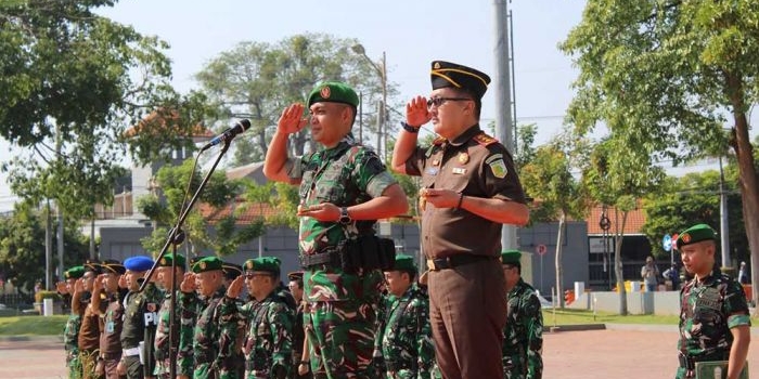 dandim-dan-kajari-pimpin-apel-kesiapan-pengamanan-kejari-tuban