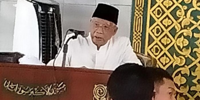 KH Abdusshomad Buchori, Ketua MUI Pusat Bidang Komisi Dakwah yang juga Ketua MUI Jawa Timur. foto: BANGSAONLINE.com