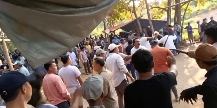 Tangkapan layar video yang memperlihatkan kericuhan di arena sabung ayam perbatasan Bangkalan-Sampang