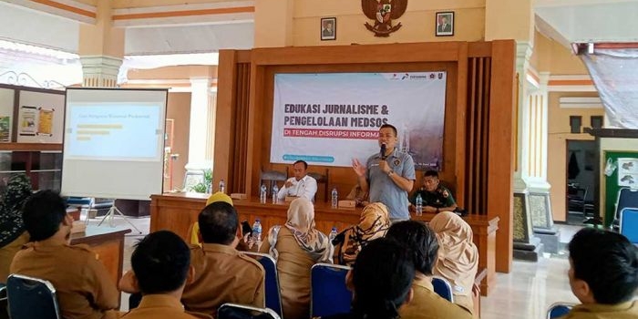 kolaborasi-dengan-phe-tej-pwi-tuban-edukasi-kades-tentang-jurnalisme-dan-pengembangan-medsos