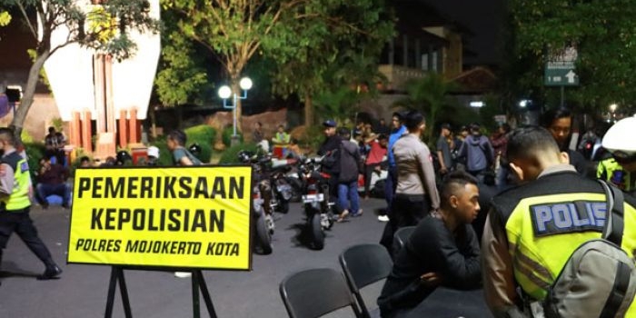 polresta-mojokerto-kota-periksa-9-pemuda-diduga-gerombolan-pesilat-yang-berkonvoi