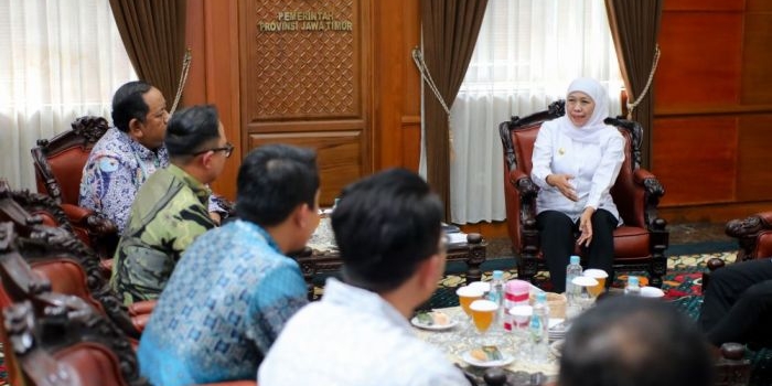 koordinasi-gubernur-khofifah-dan-pertamina-pastikan-distribusi-stok-bbm-di-jember-aman