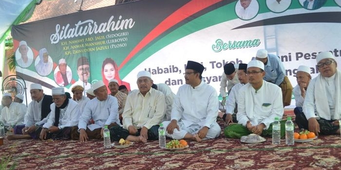 Gus Ipul saat menghadiri silaturahmi bareng habib, Kiai, tokoh dan alumni pesantren se Bangkalan di pesantren Syaichona Cholil Bangkalan, Kamis (3/5) siang.