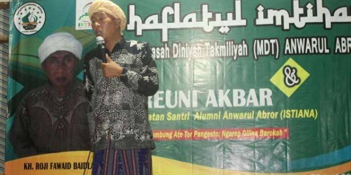 Pengasuh Pondok Pesantren Anwarul Abrar, Desa Jadung, Kecamatan Dungkek, KH. Roji Fawaid Baidlawi. foto: RAHMATULLAH/ BANGSAONLINE