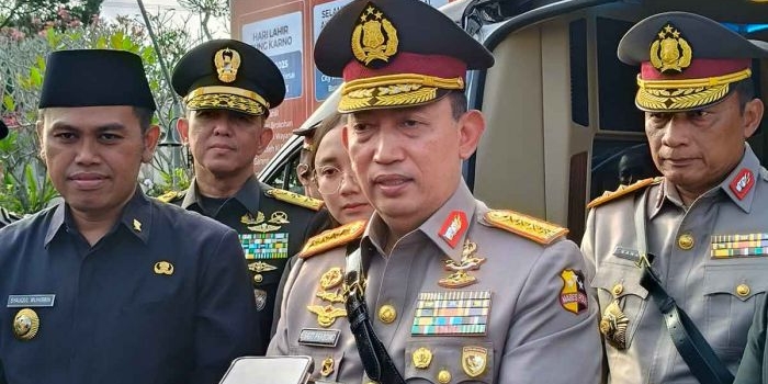 pertama-kali-ke-blitar-kapolri-ziarah-ke-makam-bung-karno