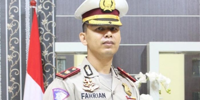 Kompol Fahrian Saleh Siregar, S.I.K, diangkat dalam jabatan baru di Mapolda Jatim. Sebelumnya ia menjabat Kasatlantas Polresta Sidoarjo.