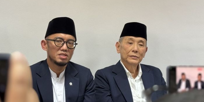 Jusuf Hamka saat tiba di Bandara Jeddah bersama Wamenhaj, Senin (18/5/2026). Foto: MCH 2026.