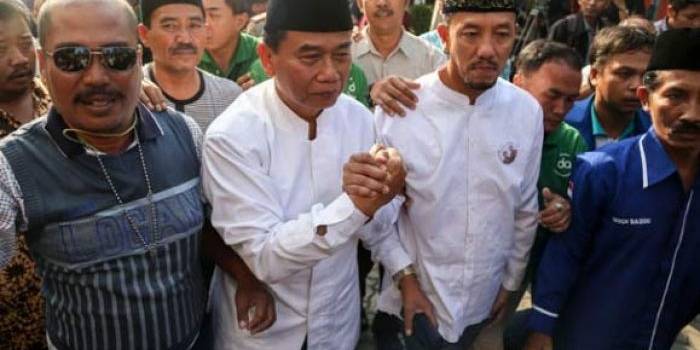 Rasiyo-Abror saat hendak mendaftar ke KPU Agustus lalu.