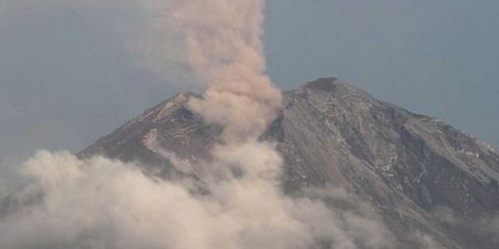 gunung-semeru-kembali-letuskan-awan-panas-warga-diminta-tidak-beraktivitas