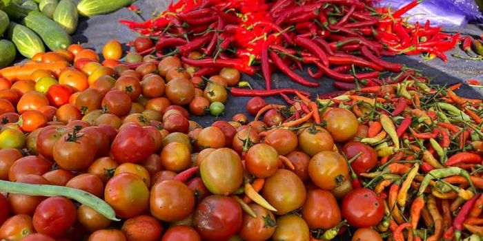 harga-sembako-jatim-sabtu-17-mei-2025-cabai-rawit-merah-rp26-708kg-tomat-rp12-681kg
