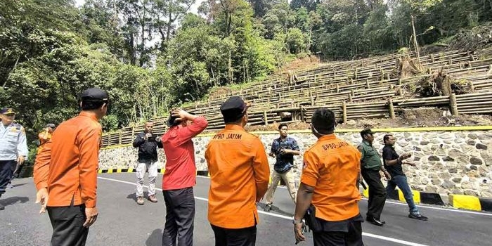 dinyatakan-aman-dan-layak-jalur-pacet-cangar-kembali-dibuka-24-jam
