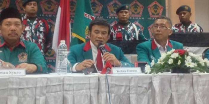 Ketua Umum Partai Idaman Rhoma Irama saat memberikan keterangannya kepada Media, Minggu (6/3) di Hotel Sari Pan Pacific, Jakarta. foto: rakisa/ BANGSAONLINE
