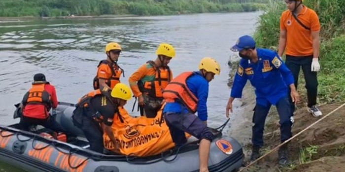 perempuan-tanpa-identitas-ditemukan-tewas-terapung-di-sungai-brantas-kawasan-ngantru-tulungagung