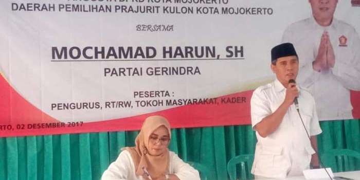 Kegiatan reses Harun, salah satu anggota DPRD Kota Mojokerto.  Tak seluruh anggota dewan ambil bagian dalam kegiatan ini.  foto: YUDI EP/ BANGSAONLINE