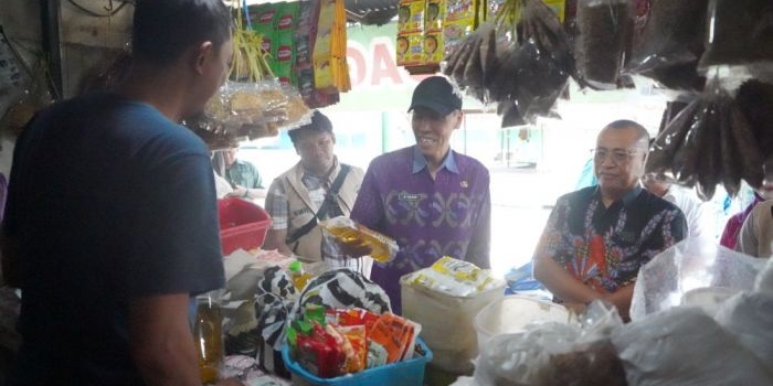  Pemantauan harga komoditas di pasar tradisional di Kota Kediri terus dilakukan. (Ist). 