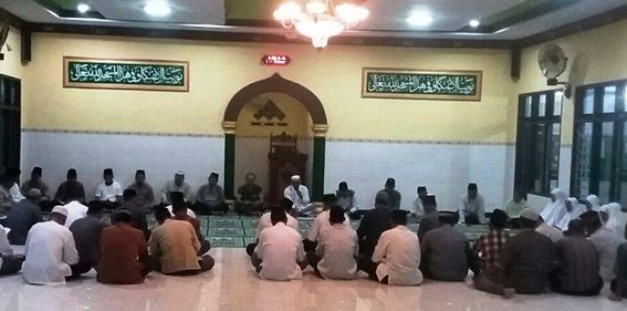 Pembacaan Yasin dan Tahlil di masjid Muttahidah, Makodim Ponorogo.