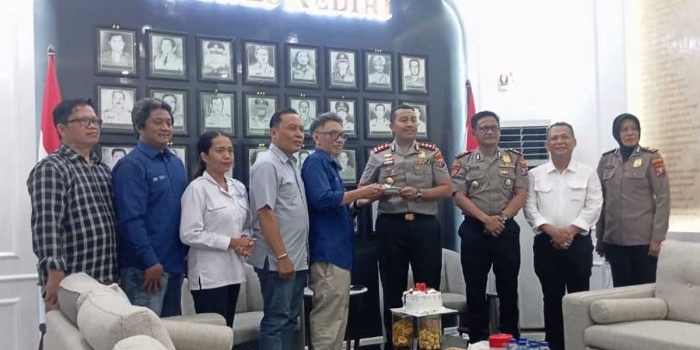 kapolres-kediri-beri-kejutan-untuk-pwi-di-peringatan-hpn-2026
