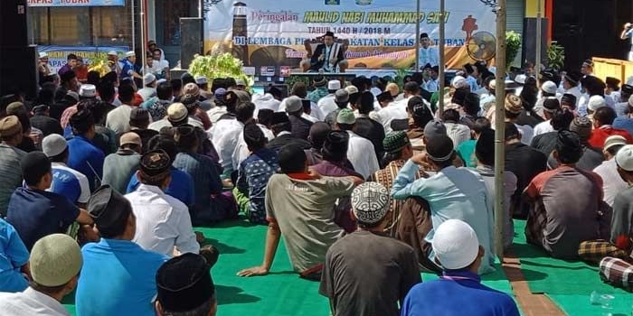 Para napi saat mengikuti ceramah Kiai Ansory.