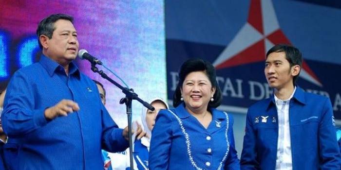 SBY, Ibas dan Ibu Ani. Foto: vivanews.com