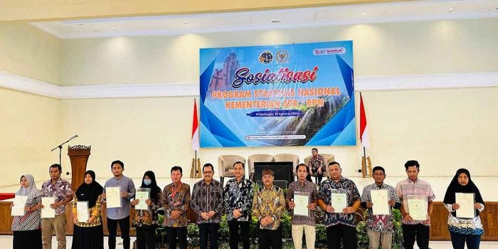 Pembagian sertifikat PTSL di Kabupaten Probolinggo.