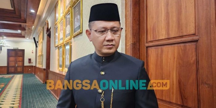 dinas-pendidikan-jatim-bakal-sanksi-tegas-kepala-sma-smk-yang-nekat-gelar-wisuda-kelulusan