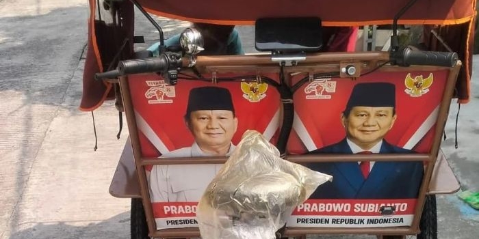 Tangkapan layar becak bantuan presiden yang diunggah oleh pengguna medsos yang diduga dijual di Lamongan