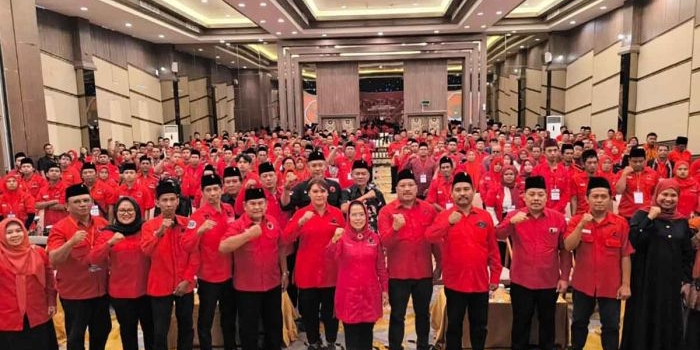 pdip-gresik-latih-ratusan-kader-koperasi-dorong-kemandirian-ekonomi-rakyat