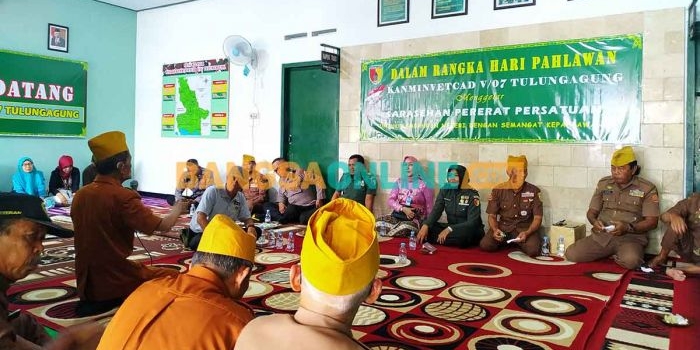 Sarasehan Hari Pahlawan yang berlangsung di Kanminvetcad V/07 Tulungagung. Foto: FERI WAHYUDI/BANGSAONLINE