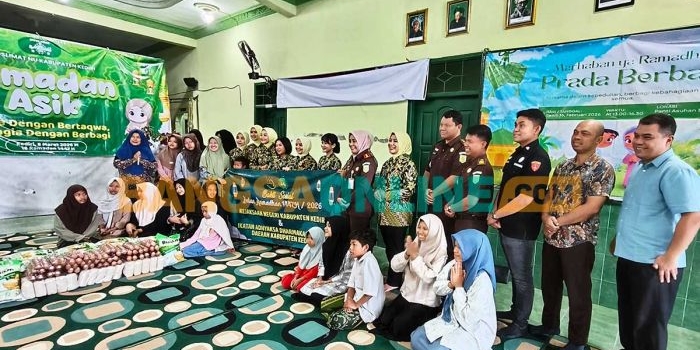 kejari-kabupaten-kediri-beri-bantuan-ramadan-untuk-anak-yatim-di-panti-asuhan