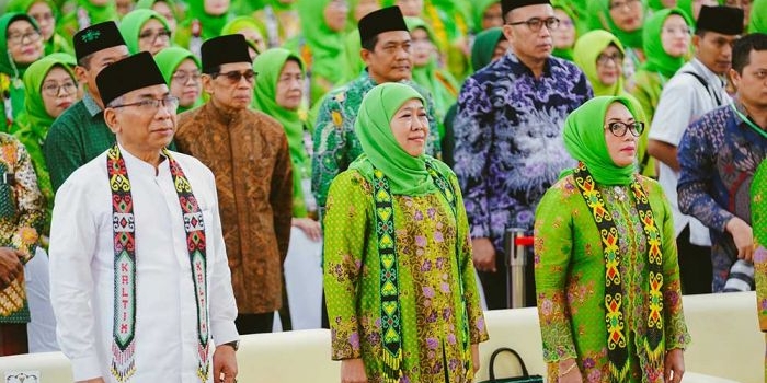 resmi-dilantik-sebagai-ketum-dewan-pembina-pp-muslimat-nu-khofifah-komitmen-tingkatkan-kualitas-sdm
