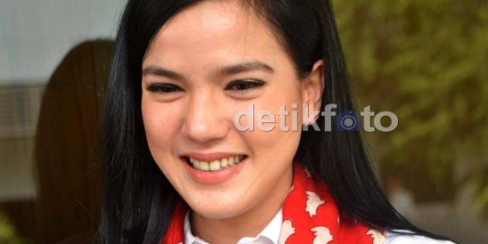 Alice Norin, salah satu artis cantik yang akhirnya dapat hidayah (petunjuk dari Allah SWT) sehingga masuk Islam. Foto: detik.com