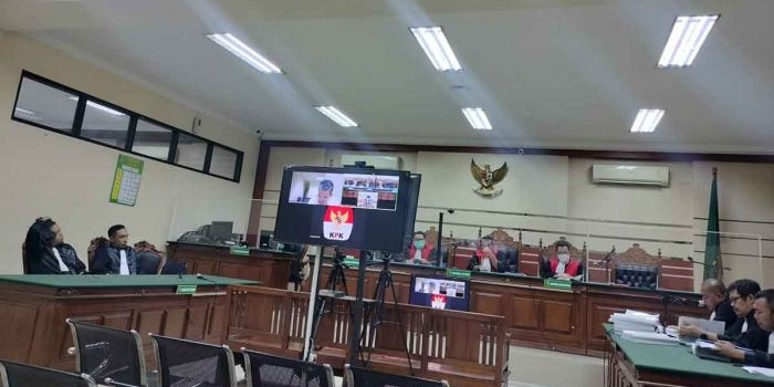 Sidang lanjutan kasus korupsi Bupati Bangkalan non-aktif yang berlangsung di Pengadilan Tipikor Surabaya.
