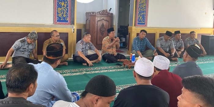 gus-mamang-ponpes-riyadul-jannah-sambangi-wbp-lapas-pemuda-madiun