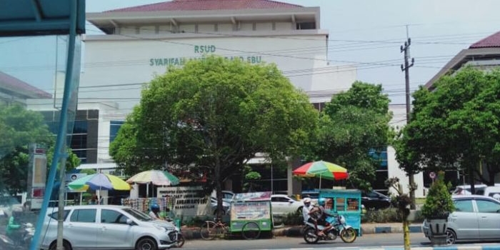 Rumah Sakit Syamrabu di Jl. Pemuda Kaffa, Bangkalan.