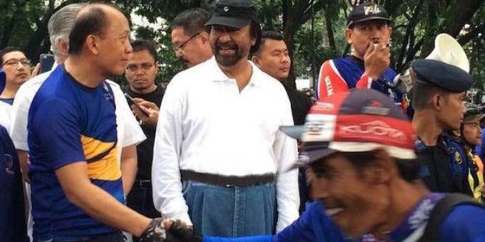 Surya Paloh bersama Ketua DPW Partai NasDem Jabar, Saan Mustopa jelang acara Gowes Bareng di Bandung, Minggu (13/3) pagi. foto: NasDem Jabar for JPNN
