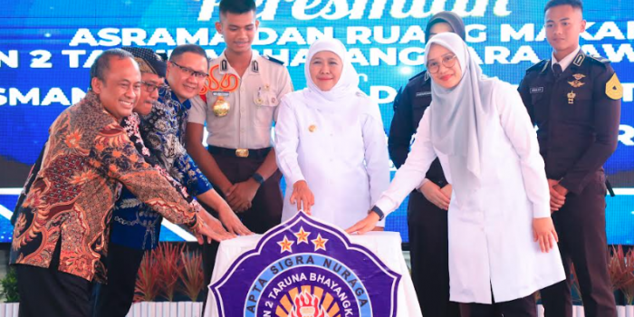 Gubernur Khofifah saat peresmian Wisma Aryasatya SMAN 2 Taruna Bhayangkara Banyuwangi (dok. Ist)