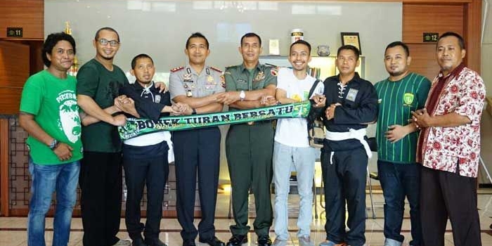 Perwakilan PSHT, Bonek Tuban, serta Kapolres AKBP Sutrisno.
