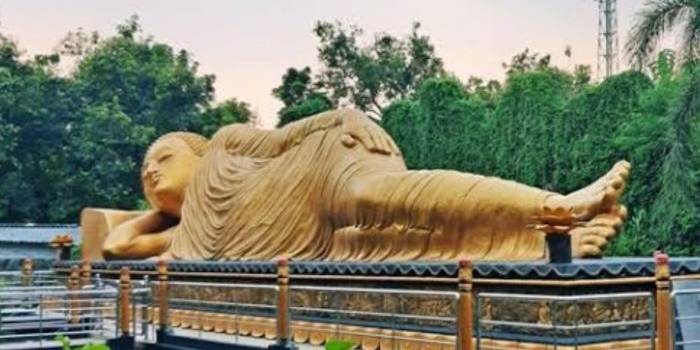 Objek Wisata Patung Budha Tidur Raksasa